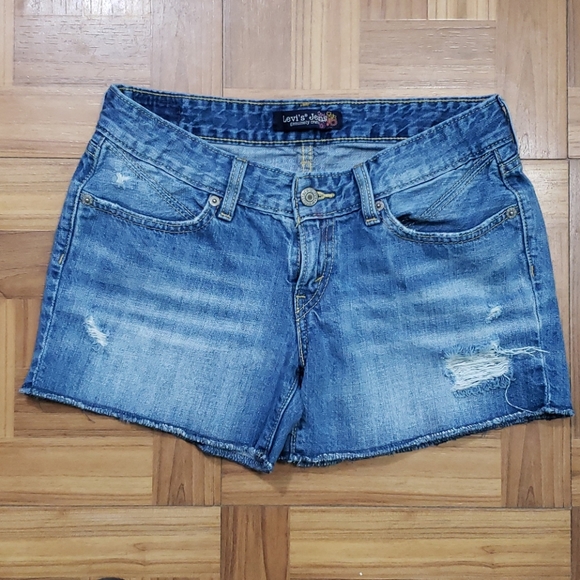 LEVI'S denim shorts - Picture 2 of 10